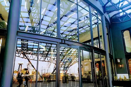 Aluminium & glass entrance